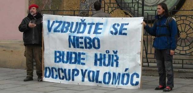 V Olomouci se demonstrovalo v poklidu. Žádné plamenné projevy a skandování